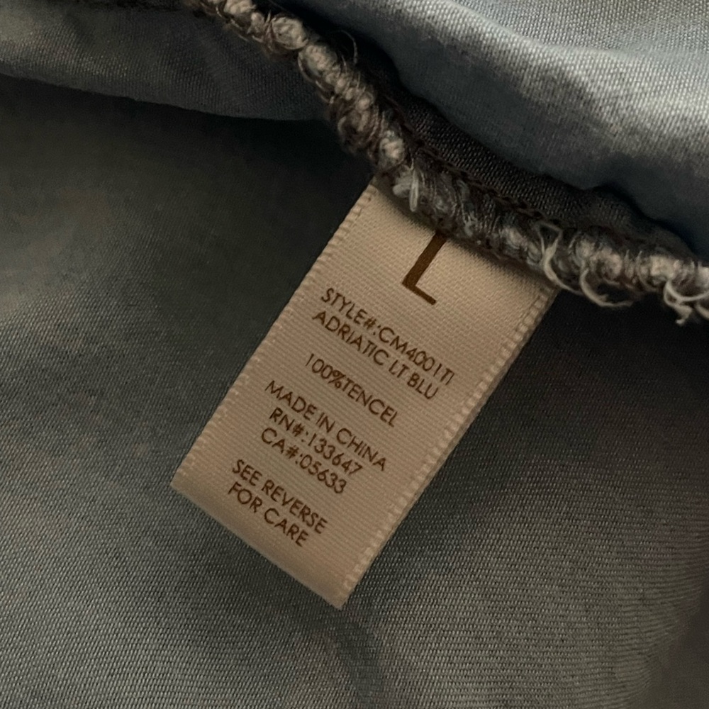 Chambrai ~ Soft & comfortable lightweight Chambray Denim Top, Size L… 💙￼ - Picture 4 of 7